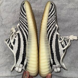 Yeezy 350 V2